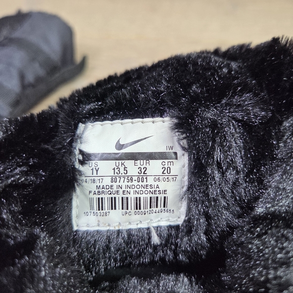 Nike Roshe One Hi Black Sneaker Boots 1Y - Picture 14 of 16